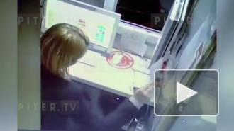 Неизвестный украл почти 3 тысячи рублей из офиса микрозаймов в Колпино