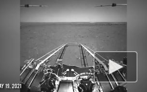 Китайский марсоход "Чжужун" прислал свои первые снимки