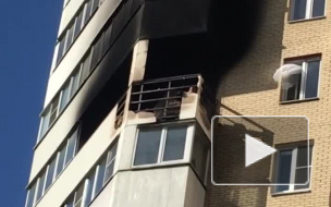 Пожар разбушевался в квартире дома на Октябрьской набережной