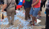 В Донецке в День защиты детей топтали конфеты с криками «Порошенко — фашист!»
