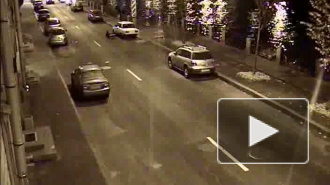 Камеры наблюдения зафиксировали падение автомобиля BMW в Фонтанку