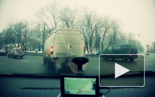 ДТП в Санкт-Петербурге: на Доблести после столкновения двух машин на место аварии вызывали МЧС