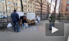 Видео: петербуржцы не успели набрать бесплатного антисептика на Бумажной