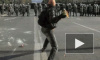 В Афинах в ходе массовых беспорядков ранены четверо полицейских