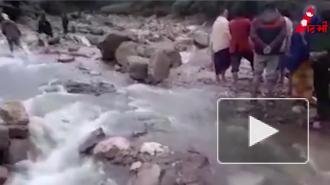 В Непале 11 человек погибли в результате схода оползня