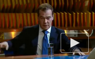 Медведев поменяет 85 тысяч руководителей "Единой России"