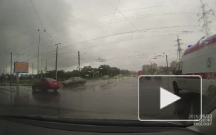 Появилось видео страшного ДТП в Петербурге на Доблести