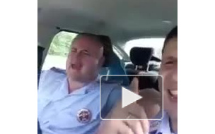 Служебная проверка одобрила действия "поющих гаишников" из Татарстана, ставших звездами YouTube
