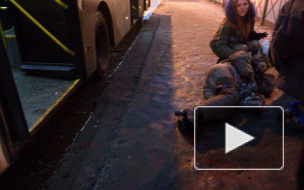 На Обводном канале автобус проехал по ногам бабушки