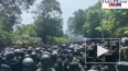 В Коломбо протестующие штурмуют офис премьер-министр ...