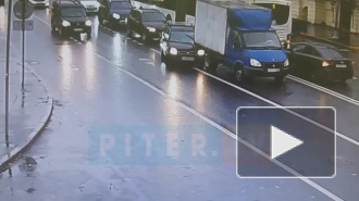 На видео попал момент, как "Киа" влетела в "Газель" на Ваське