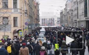 Колонна протестующих вновь направилась к Пионерской площади