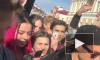 Джаред Лето спел с фанатами в центре Петербурга и раздал билеты на концерт