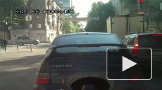 Автобус сбил женщину