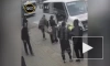 В Омске наркоман толкнул женщину под маршрутку