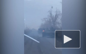 СМИ Украины публикуют видео ухода из Авдеевки поврежденной бронетехники ВСУ