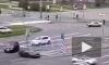 Видео: иномарку вынесло на газон после ДТП на проспекте Просвещения