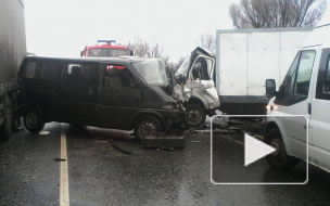 Жуткое видео из Брянска: трассу не поделили четыре габаритных авто