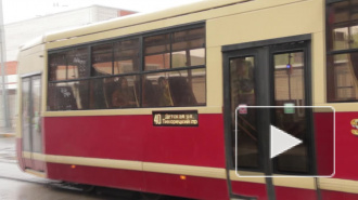 Петербургским безбилетникам читали стихи в заблудившемся трамвае