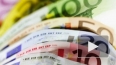 Официальный курс доллара за выходные вырос, евро стоит н...