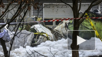 В США самолет упал на жилой дом, погибли 6 человек