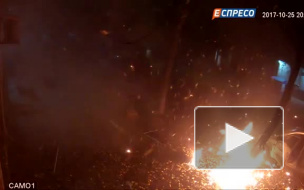 Опубликовано видео момента взрыва в Киеве, где был ранен нардеп Мосийчук