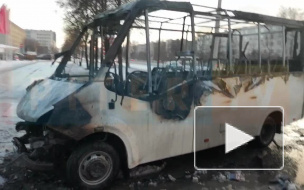 Рядом со станцией метро "Волковская" сгорела маршрутка