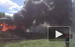 Жуткое видео из Татарстана: на трассе дотла сгорела фура