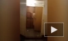 Жительница Васильевского острова встречает соседей по лестничной клетке с газовым баллончиком