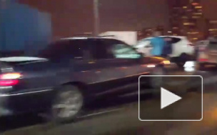 Видео: в страшной аварии на Володарском мосту пострадали  женщина и девочка-подросток