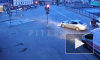 Видео: автомобиль покинул место ДТП после аварии на Декабристов