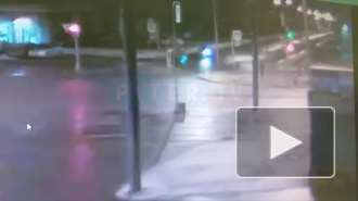 На пешеходном проспекта Ветеранов сбили мужчину