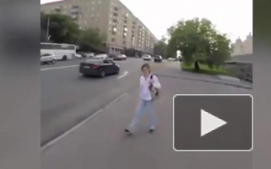 Опубликовано видео легендарного нападения с фекалиями на Юлию Латынину