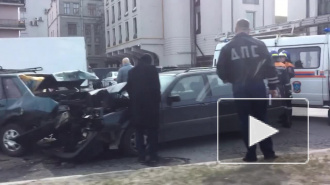 В серьезной аварии на Пироговской набережной пострадали люди
