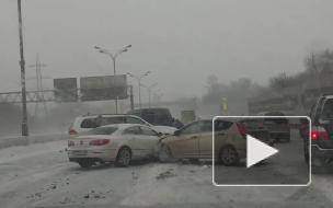 Еще шесть машин столкнулись на месте аварии с участием 11 автомобилей на МКАД