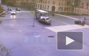 Автобус протаранил авто на пересечении улиц Зайцева и Краснопутиловской