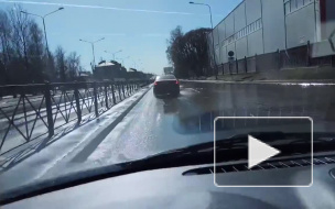 Видео: в Ручьях затопило дороги 