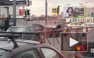 Видео: в тройном ДТП на Юрия Гагарина приняла участие машина "Яндекс.Такси"