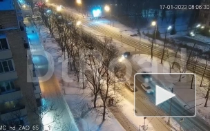 В Москве на пешеходном переходе сбили женщину с ребенком