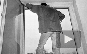 Мигрант сбежал из суда через окно