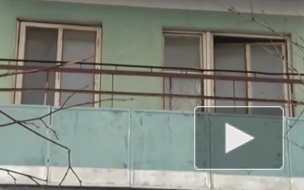  В Петербурге беременная девушка выпала из окна и разбилась насмерть