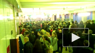 Петербуржцы сняли на видео ужасную давку на "Комендантском проспекте"