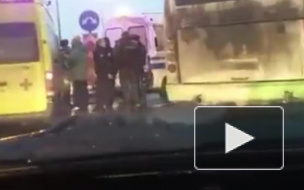 На Московском шоссе полицейская машина угодила под фуру: на места работает реанимация