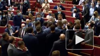 В Верховной Раде произошла потасовка с участием Петра Порошенко