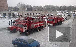 Пожарным удалось потушить огонь в магазине "Магнит" в Твери, а руководство сети выразило соболезнование родным блокадницы