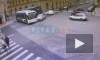Троллейбус и легковушка прижались "щеками" на Суворовском проспекте