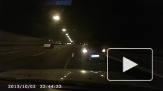 На КАД пьяный водитель едва не сбил машины, а после вышел из салона с ножом