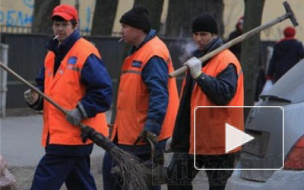 Видео: мальчик, которому дворник сломал челюсть, избивает сверстника