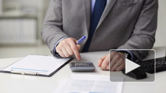 Названы отрасли с самыми высокими зарплатами