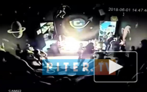 Момент взрыва в Иркутске в ТРЦ "Комсомолл" попал на видеокамеры